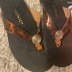 Vionic woman’s sandals, hilda tort